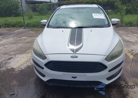 2016 Ford Focus Se z USA, uszkodzony, nr VIN 1FADP3KE2GL323911